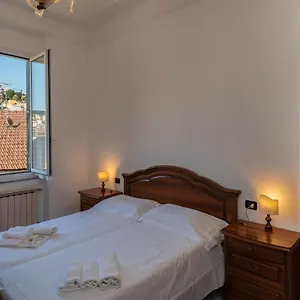 https://last-floor-apartment.hotelitalianriviera.com